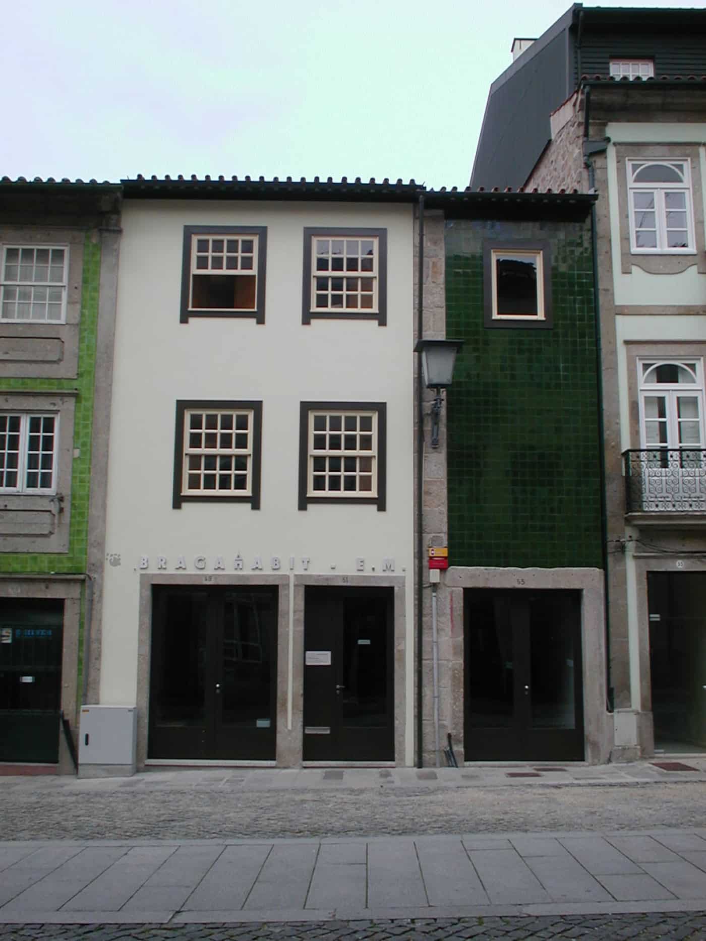 "Se fossemos a avançar com o despejo já havia 98 famílias nessa situação"