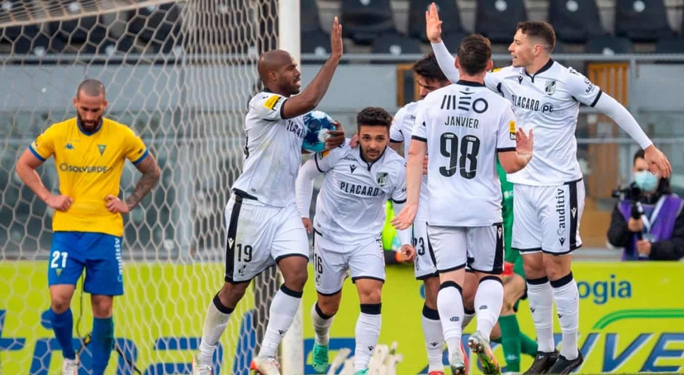 Vitória SC dá a volta ao jogo e ascende ao sexto lugar