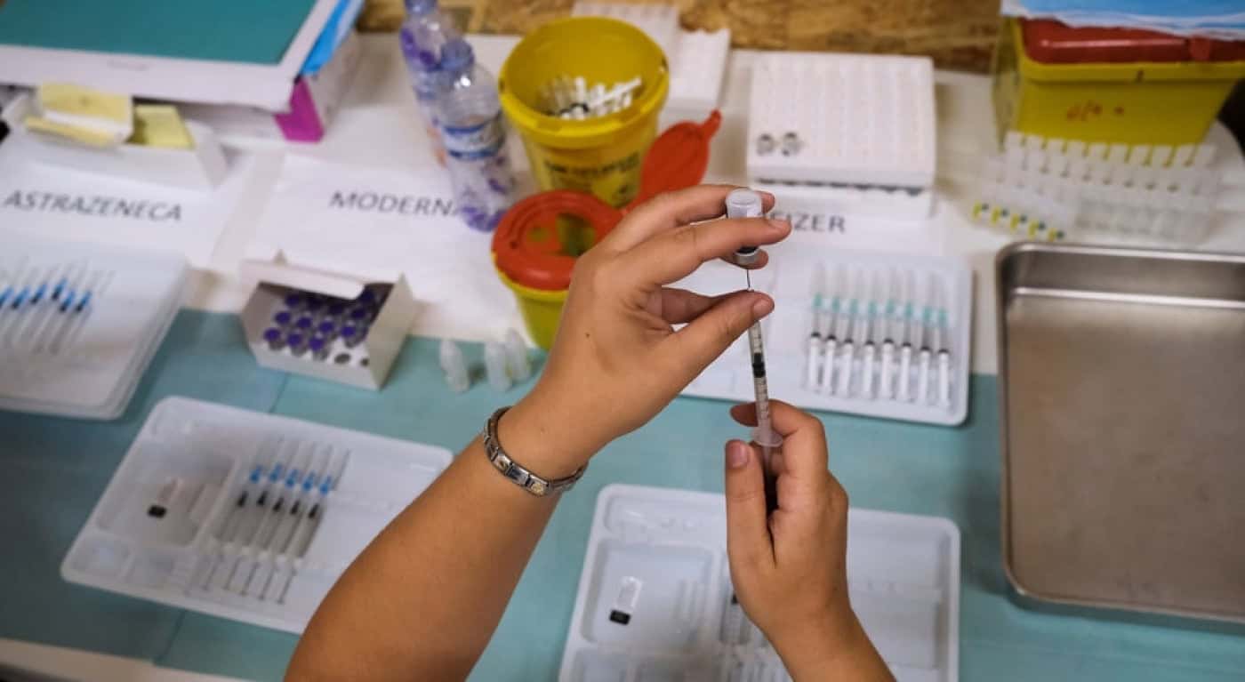 Maiores de 30 anos já podem agendar dose de reforço