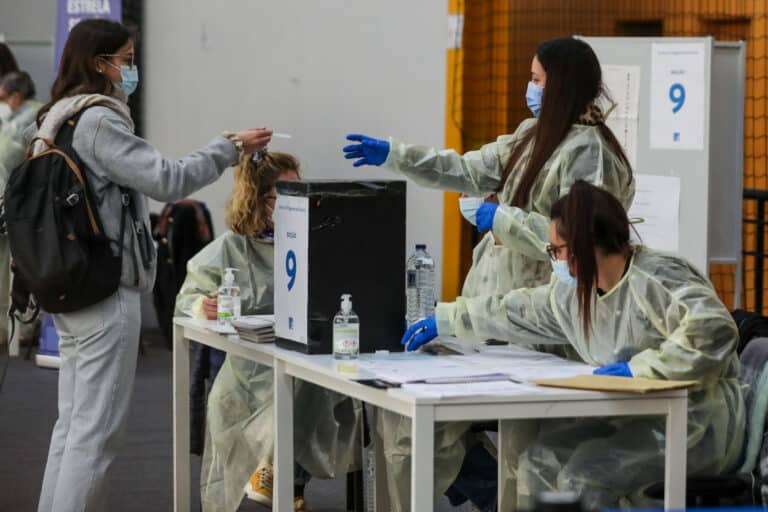 Assembleias de voto abrem sem incidentes na primeira hora