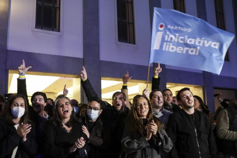 IL assinala a probabilidade de uma "grande noite" para o liberalismo