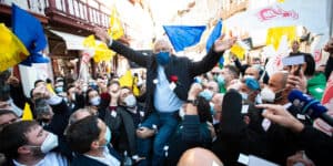 Guimarães, pintado de rosa, dá vitória a António Costa