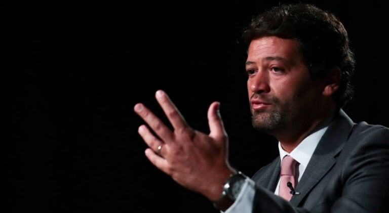 Chega "terceira força" promete fim da "oposição fofinha" e chama a si solução de direita