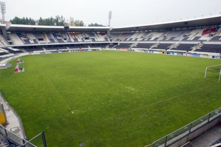 Reunião de emergência marcada devido à polémica das supostas assinaturas falsas&nbsp;