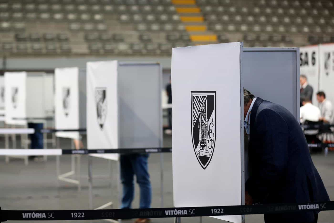 Eleições Vitória SC. Mesa da AG valida as três listas, mas não descarta dúvidas