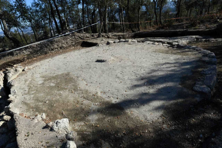 Trabalhos arqueológicos em S. Miguel O Anjo confirmam ocupação humana desde o segundo milénio a.C.&nbsp;