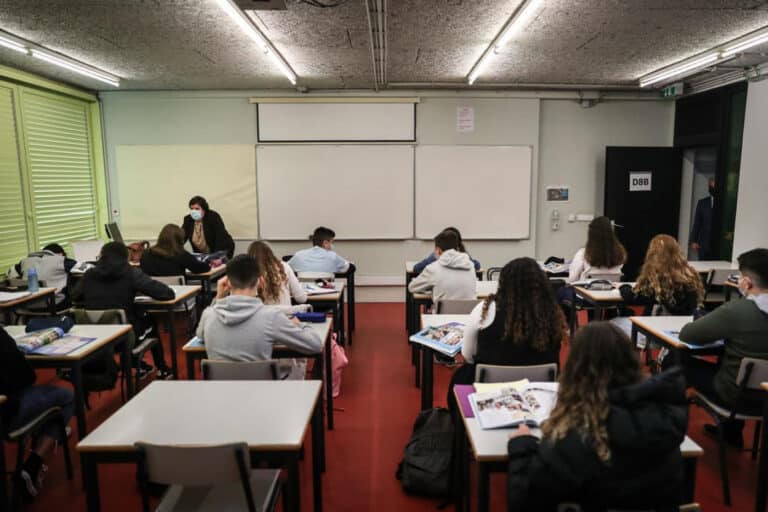 Portugal alcança "mínimo histórico" no abandono escolar em 2021&nbsp;