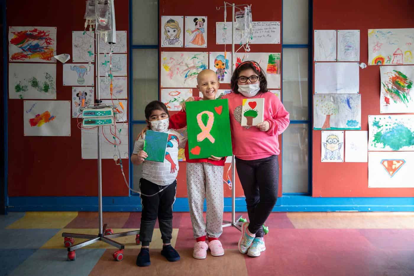 Exposição "De que cor é o cancro?" mostra a doença da perspetiva das crianças