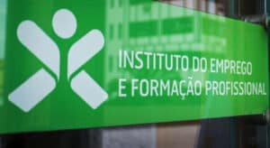 Desemprego sobe 2,3% em janeiro face a dezembro mas cai 16,1% em termos homólogos&nbsp;