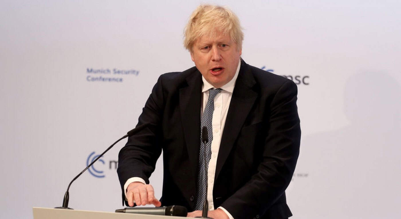 Reino Unido impõe sanções a três oligarcas e cinco bancos russos