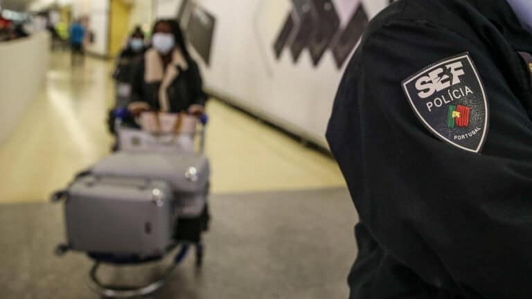 Voo de repatriamento de cidadãos nacionais chega a Lisboa pelas 23h10