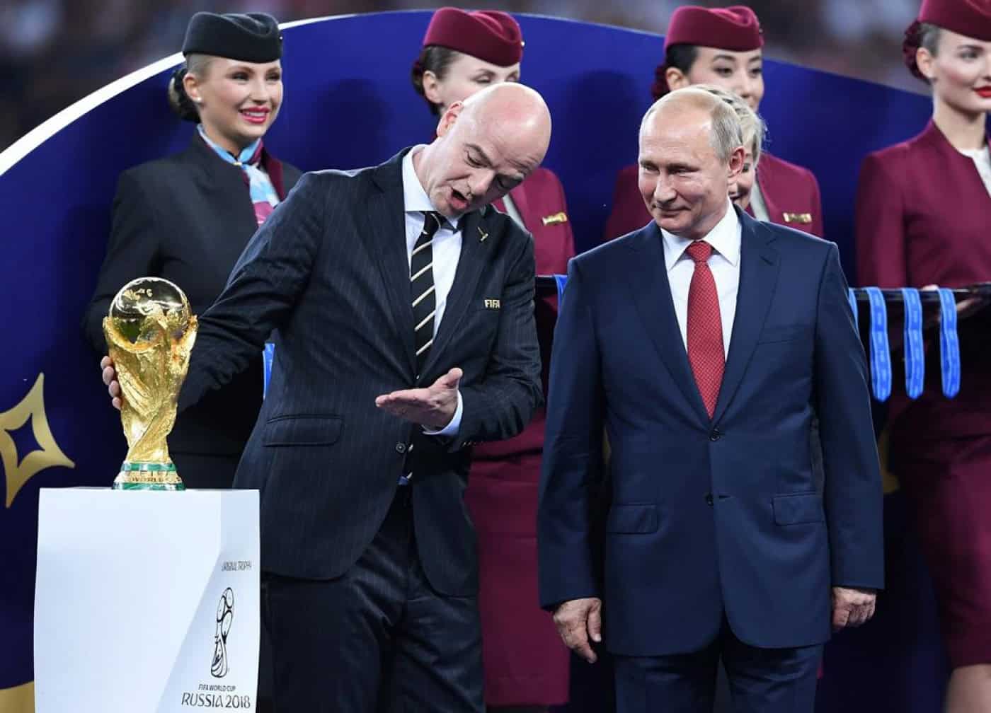 FIFA e UEFA suspendem seleções e clubes russos de todas as competições