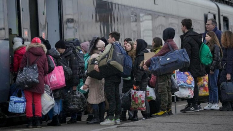 "Estamos no século XXI, parece que não aprendemos com os erros da história"