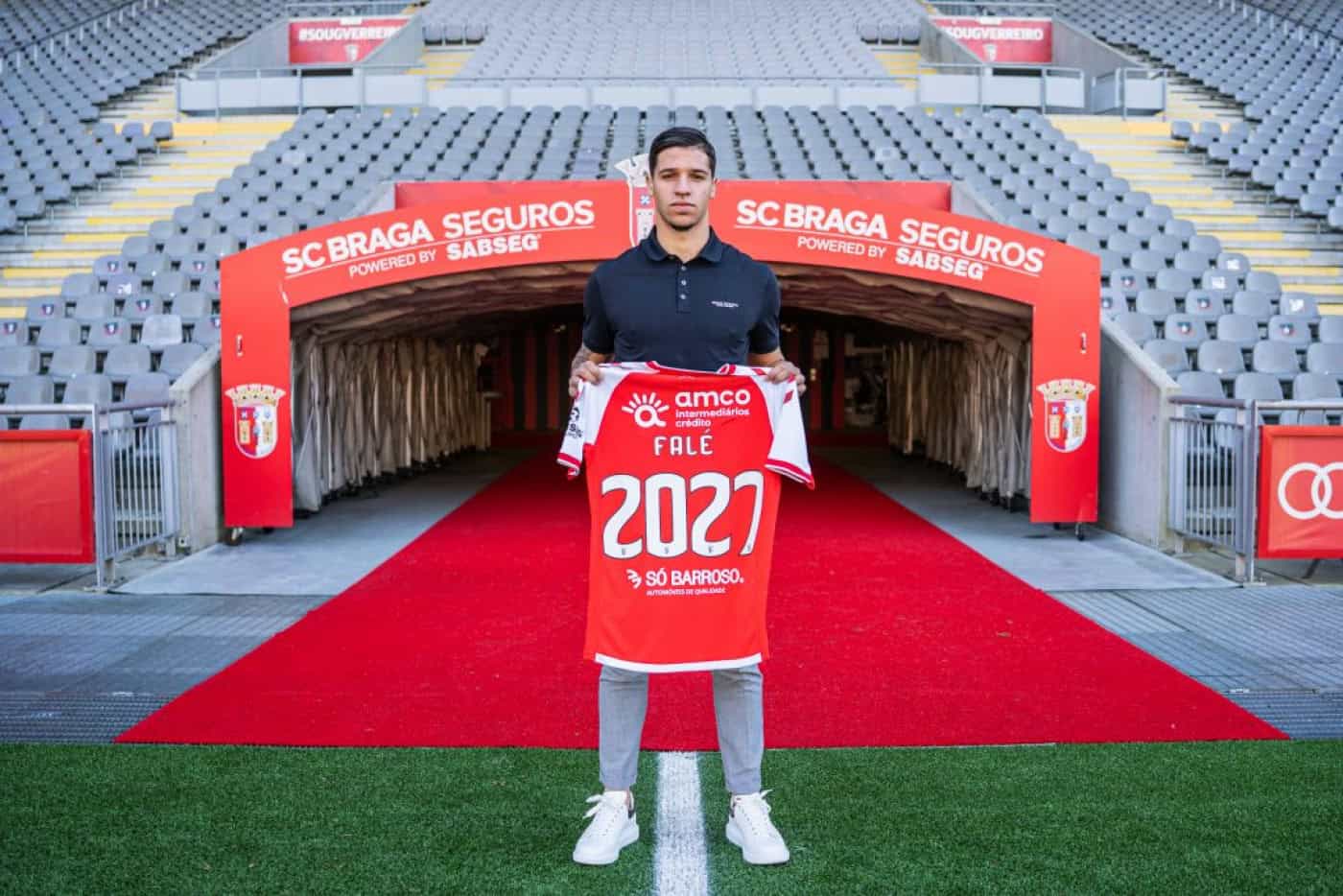 Miguel Falé renova com SC Braga até 2027