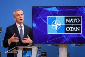 NATO vai reforçar posições a leste mas recusa no conflito com Rússia&nbsp;