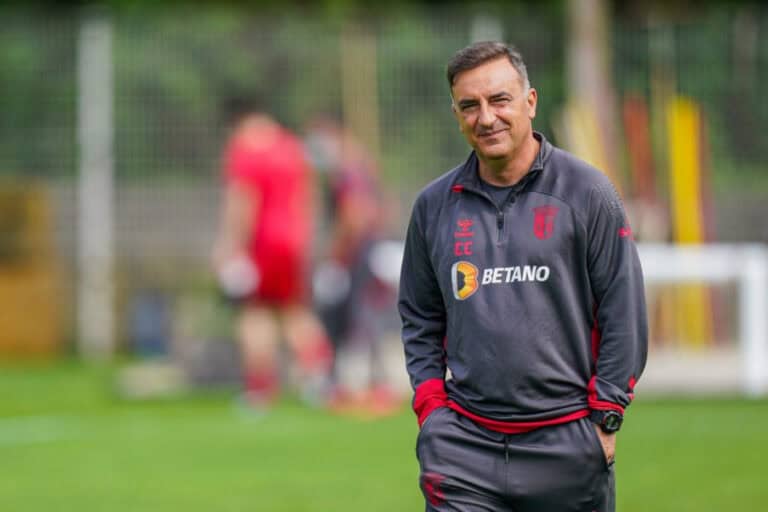 Carlos Carvalhal quer o SCB a lutar pela eliminatória