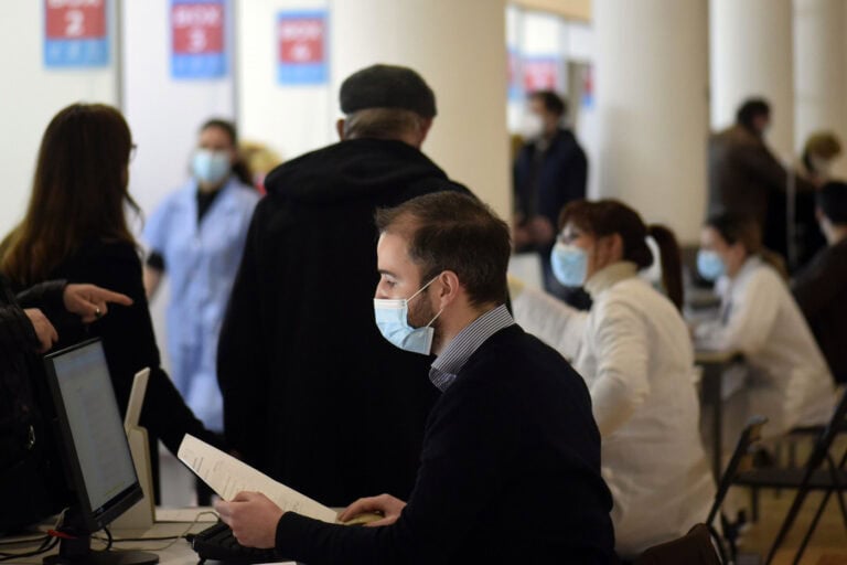 CMB com reservas na transferência de competências da saúde