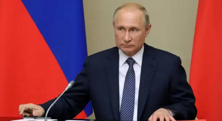 Putin aponta "progresso" nas negociações mas pede rendição de Mariupol