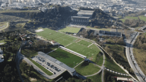 Tribunal confirma revogação da expropriação dos terrenos da Cidade Desportiva e Quartel