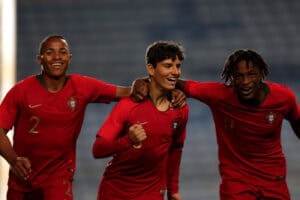 Portugal com Dinamarca, Escócia e Suécia no Europeu de sub-17