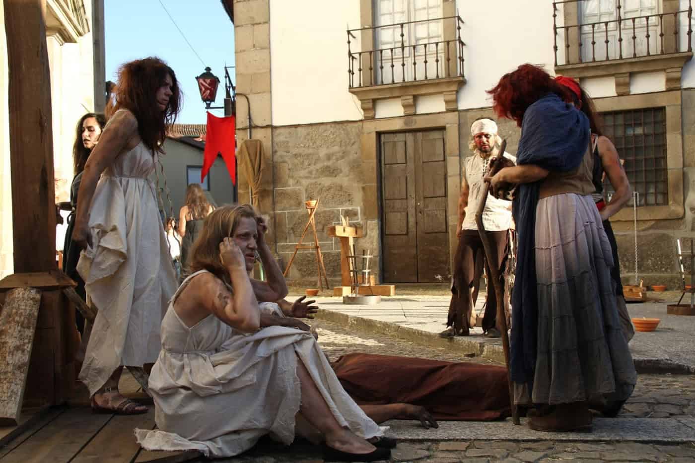 Quelho das desgraças volta à Rua João Lopes de Faria e anima Feira Afonsina