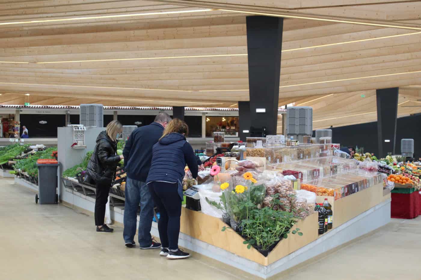 Comerciantes fazem esforço extra para não aumentarem os preços dos produtos