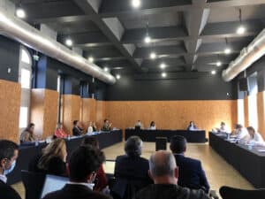 PS e CDU votam contra contas de 2021 e acusam executivo de "falta de investimento"