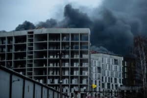 Seis mortos e oito feridos em Lviv após ataque com mísseis