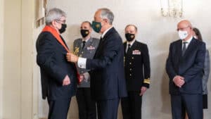 Marcelo condecora Ferro Rodrigues com grã-cruz da Ordem Militar de Cristo