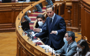 Fernando Medina defende proposta do OE2022 no Parlamento esta terça-feira