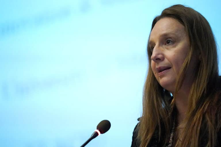 Carla Sepúlveda sublinha urgência de debater desafios sobre migração