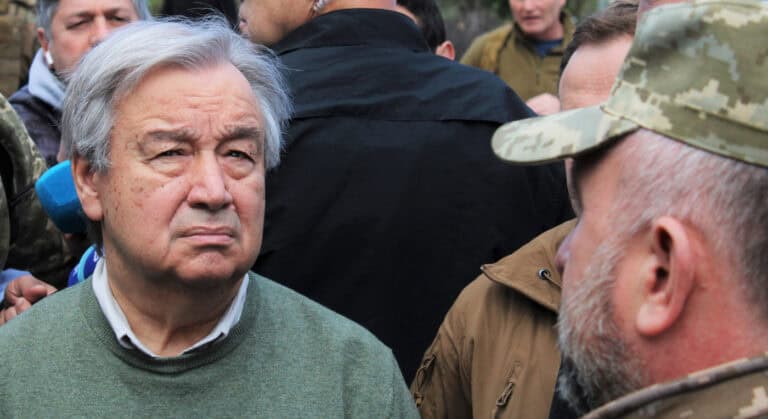 Na Ucrânia, António Guterres insiste no apelo à paz