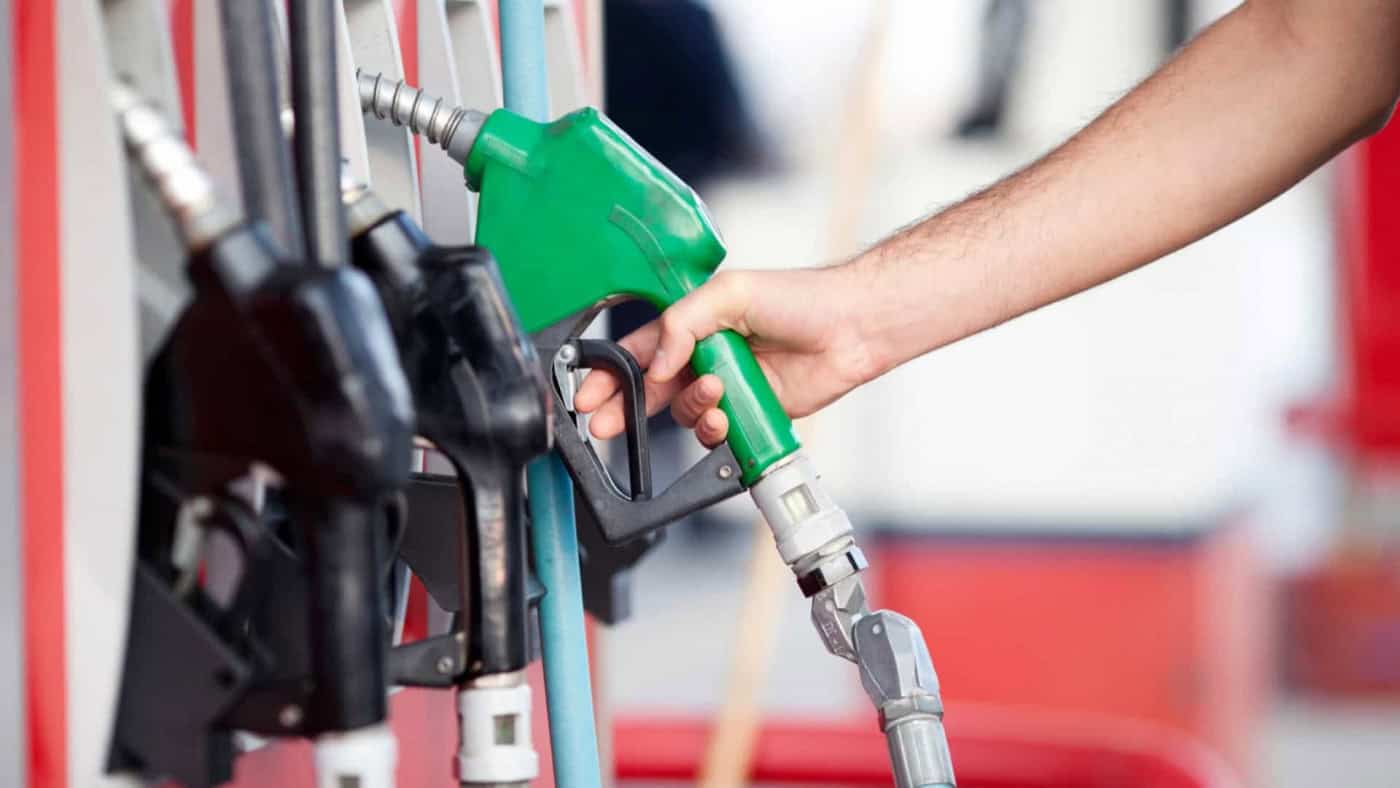 Gasolina desce 15,5 cêntimos e gasóleo 14,2 esta segunda-feira