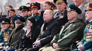 Putin diz que tropas russas lutam no Donbass para que não haja espaço para nazis&nbsp;