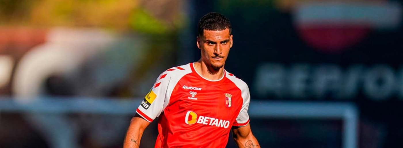 David Carmo eleito o melhor defesa do mês de abril