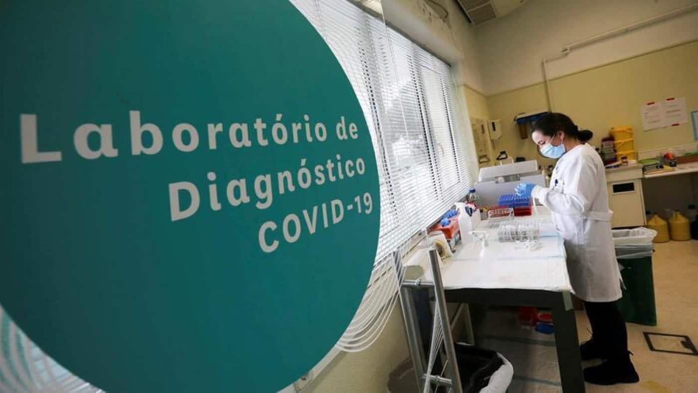 Portugal com transmissibilidade de 1,17 e sexta vaga "a começar a desenhar-se", diz relatório