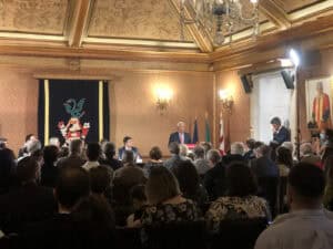 Covid-19. Costa admite que medidas nem sempre foram coerentes