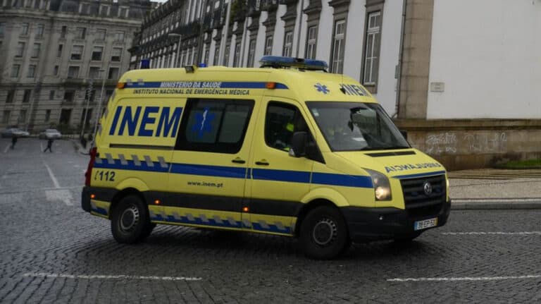 Serviços mínimos não estão garantidos e há ambulâncias do INEM paradas devido à greve