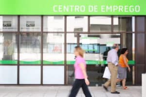 Desemprego recua 3,6% em abril face a março e 25,8% em termos homólogo&nbsp;