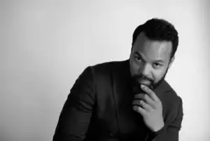 Myles Sanko volta ao palco do Theatro Circo para navegar entre "memórias de amor"