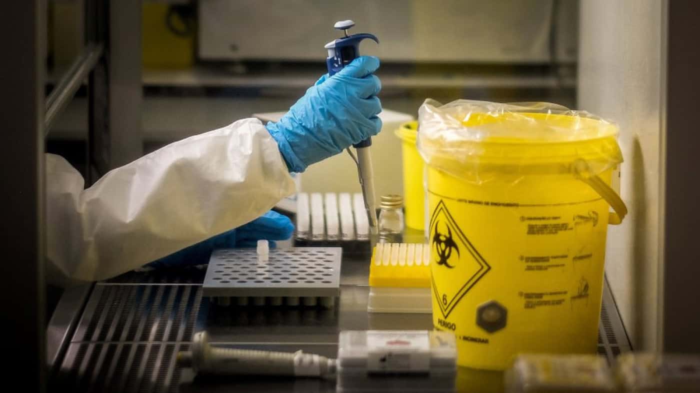 Média desce para os 26.349 casos diários de covid-19 e Rt baixa para o limiar de 1