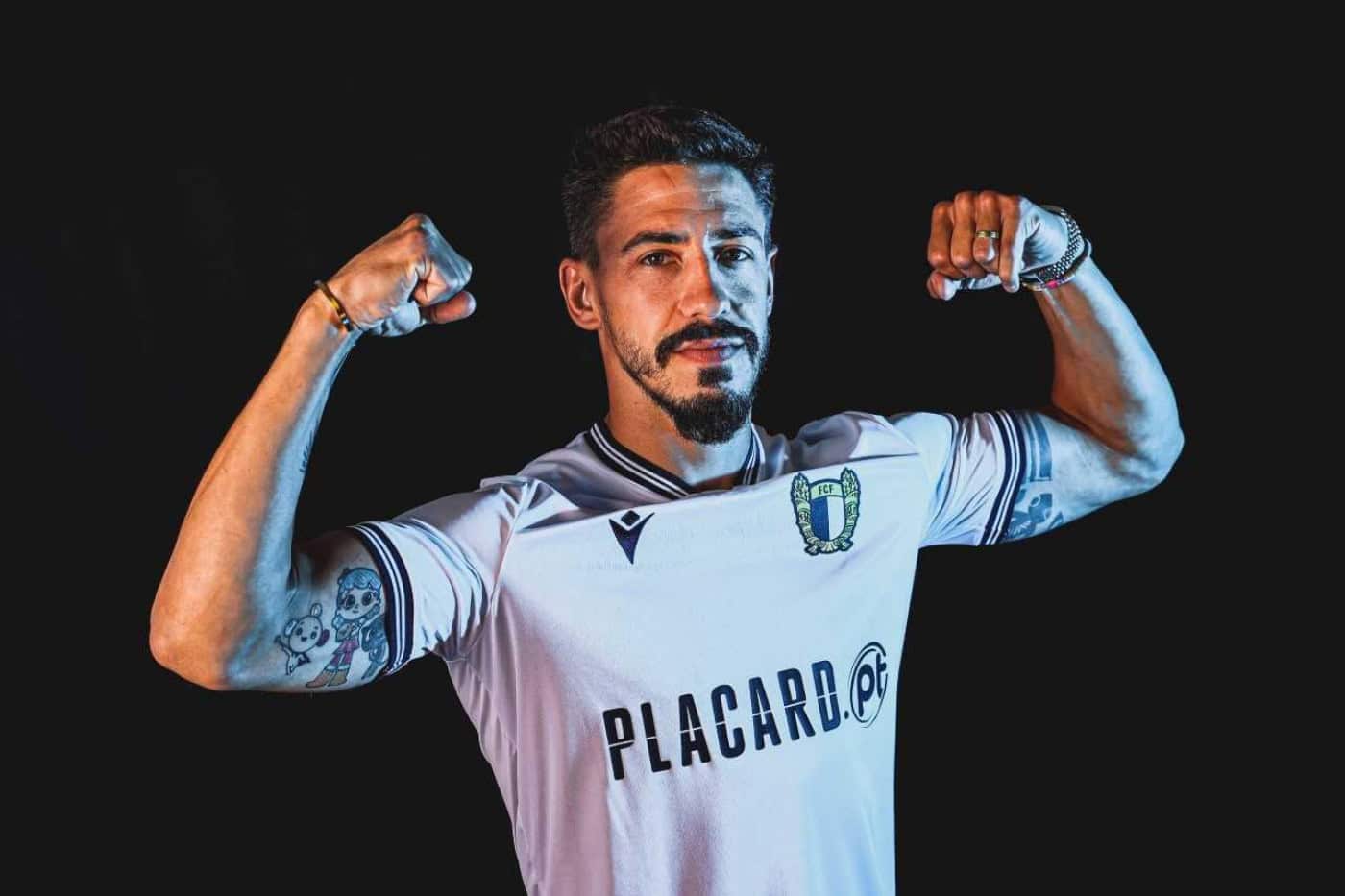 André Simões é o primeiro reforço do FC Famalicão
