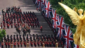 Desfile militar para honrar Isabel II decorreu em Londres&nbsp;