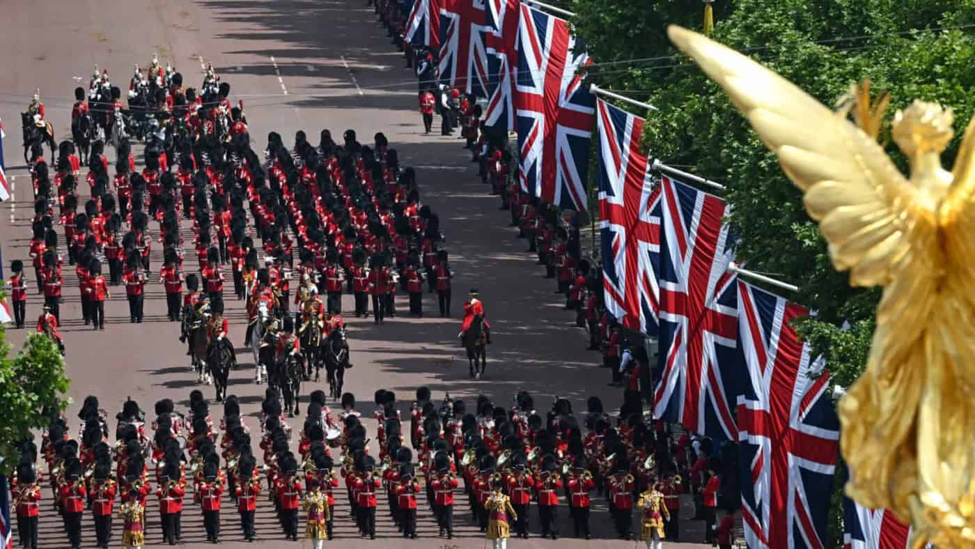 Desfile militar para honrar Isabel II decorreu em Londres