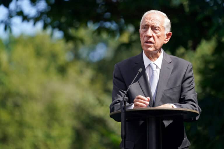 Marcelo discursa pela sétima vez nesta data, há um ano pediu reconstrução social