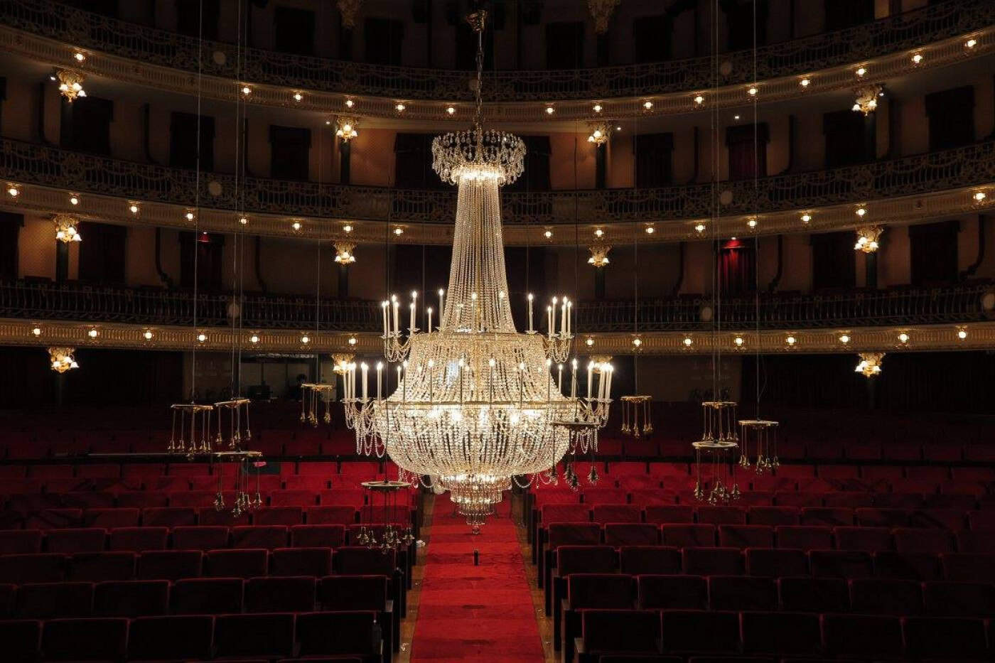 Festival FalaDura leva ao Theatro Circo várias performances de poesia