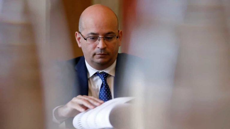 Ministros das Finanças do euro analisam hoje candidatura de Leão e outras a Mecanismo Europeu