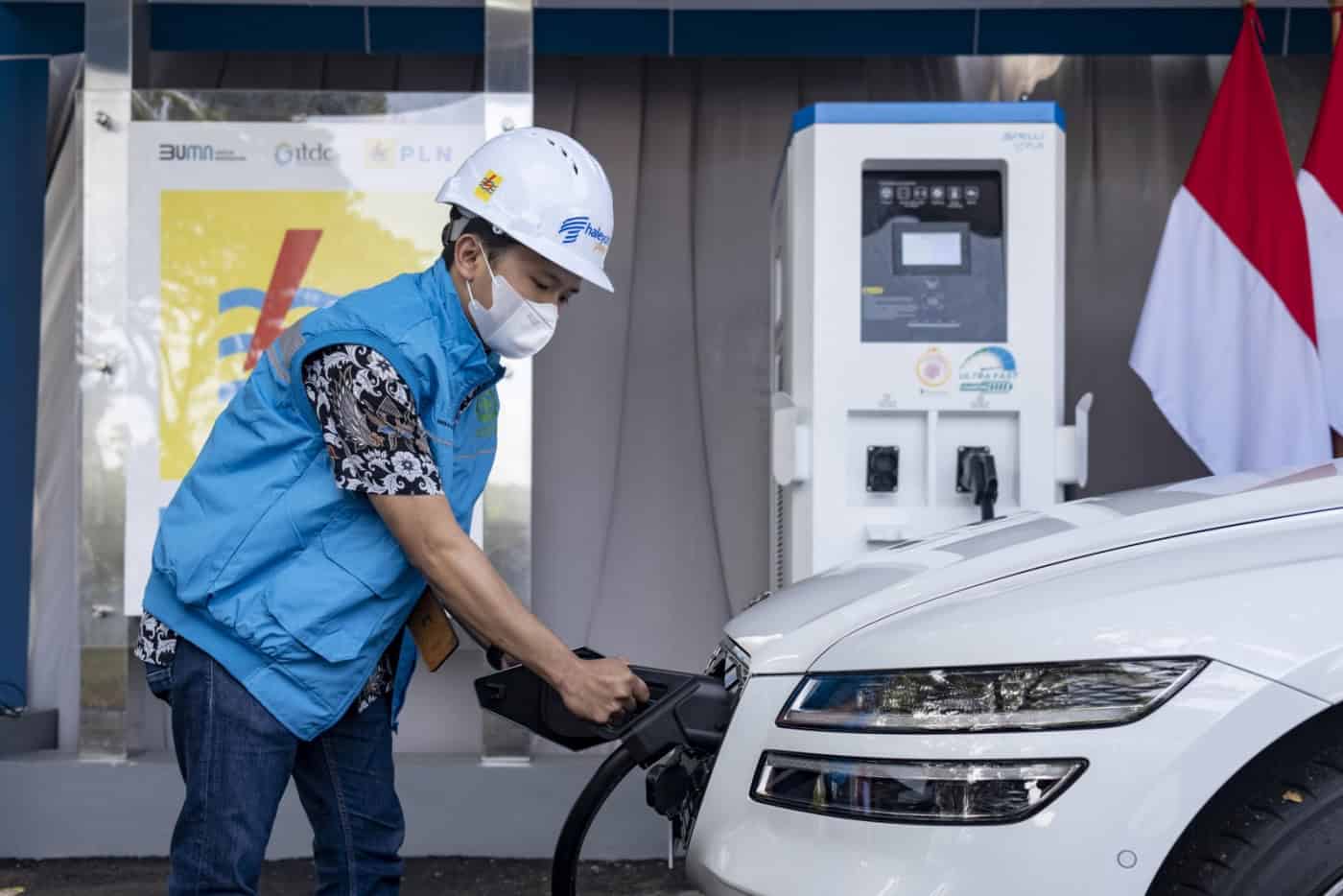 UE aprova plano que impede venda de veículos a gasóleo ou a gasolina após 2035