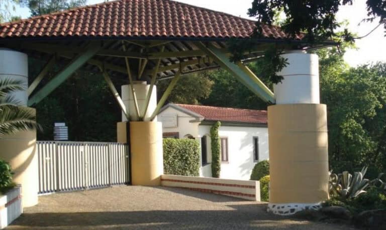 Penas entre 12 e 17 anos para padre e 'freiras' por escravizarem noviças em Famalicão&nbsp;