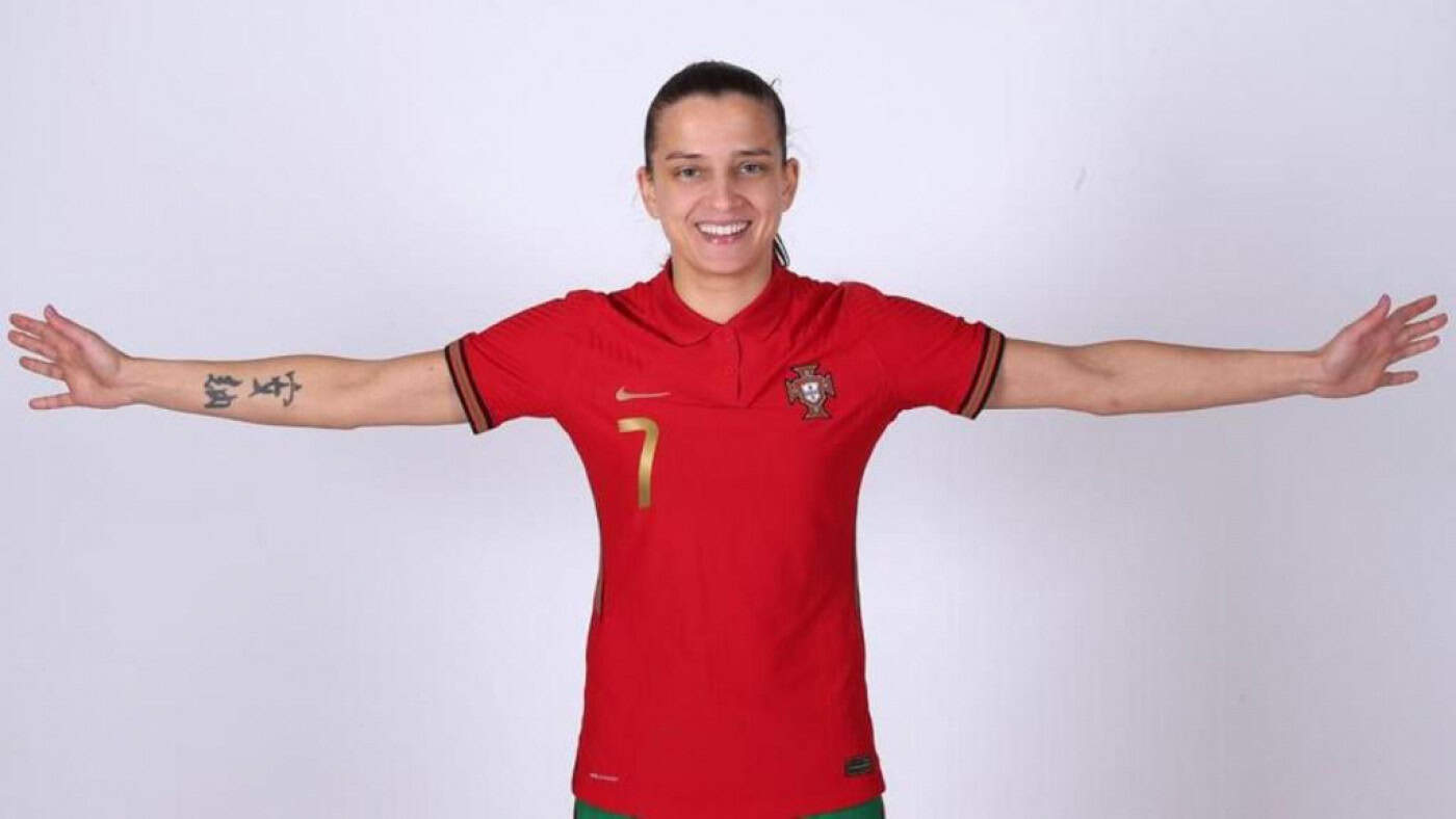 Famalicense Ana Azevedo eleita melhor jogadora da fase final do Europeu de fustal